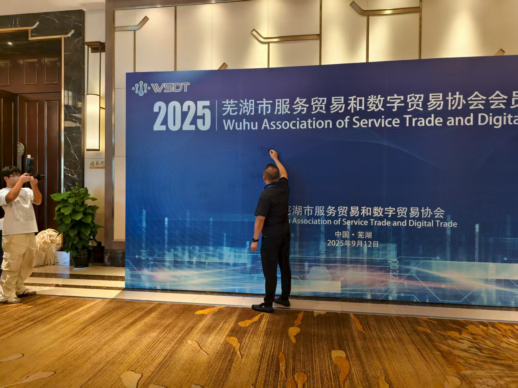 1757645126199822.jpg 3341aa09b9ebdb9b04d551b253b20ef2.jpg